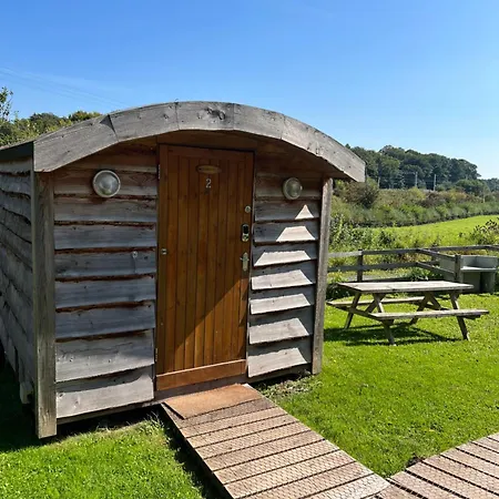 Orchard Hideaways Campsite