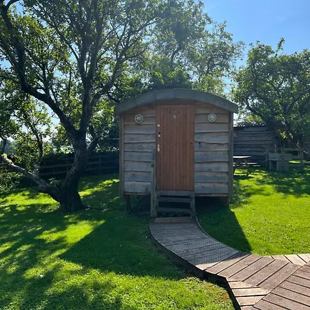 Orchard Hideaways Campsite *