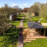 Camping Orchard Hideaways, Penrith, The District *