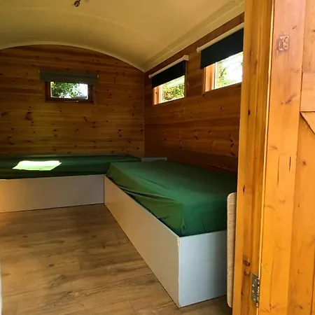 Кемпинг Orchard Hideaways