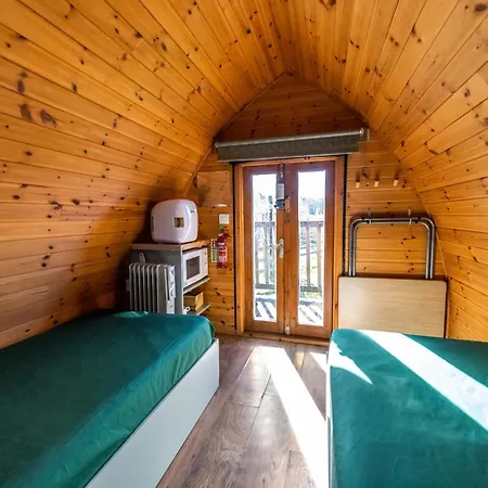 مكان تخييم Orchard Hideaways *