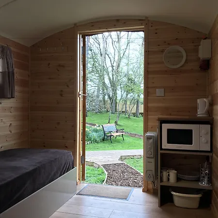 Orchard Hideaways - Work & *