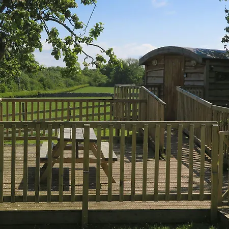 Campsite Orchard Hideaways - Work & *