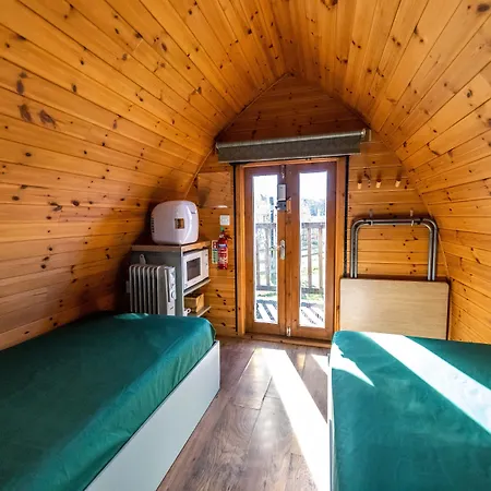 Кемпинг Orchard Hideaways - Work & *