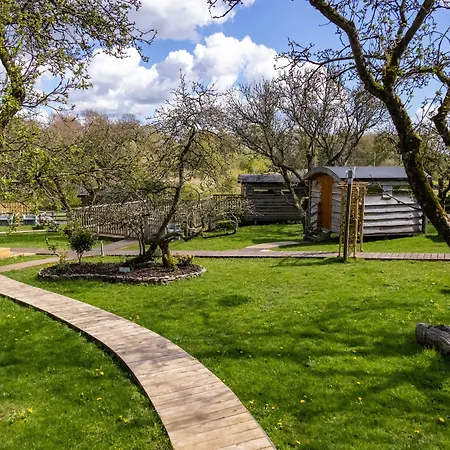 Orchard Hideaways - Work & Campsite Penrith