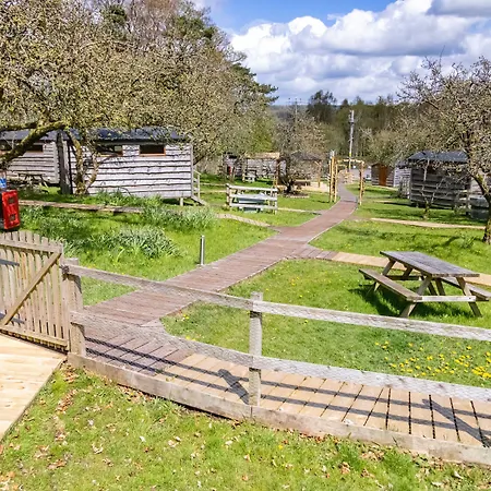 Orchard Hideaways - Work &