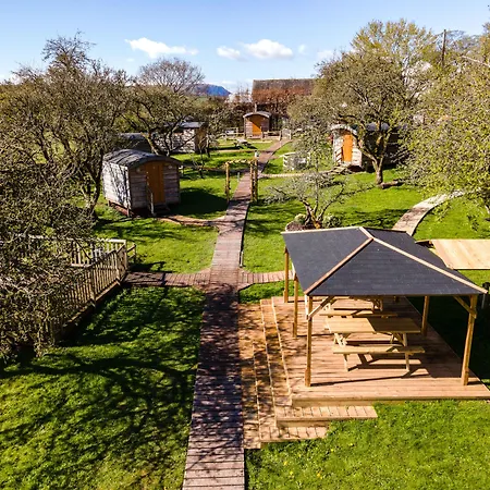 Кемпинг Orchard Hideaways - Work & *