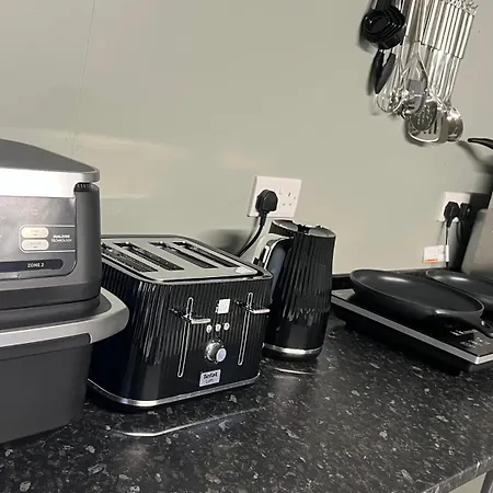 Orchard Hideaways - Work & キャンプ場