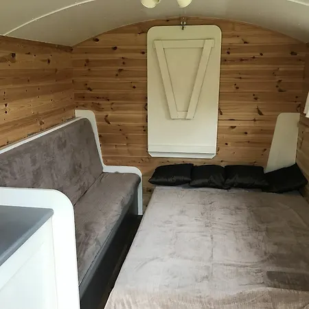 キャンプ場 Orchard Hideaways - Work & *