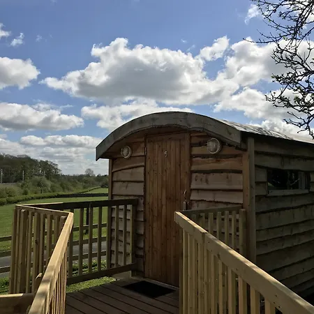 Orchard Hideaways - Work & Campingplads *