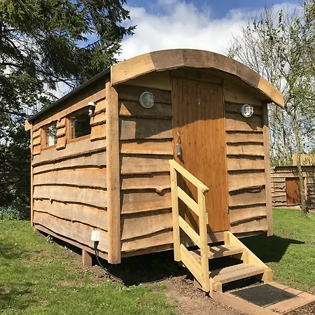 Orchard Hideaways Кемпинг *